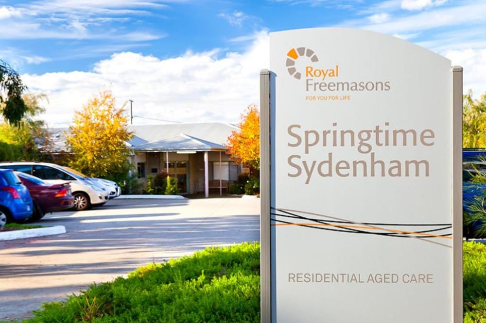 Two Melbourne aged care homes go into lockdown after single residents test positive for COVID-19 as Victorian cases continue to increase – Premier blames family gatherings and people going to work post image