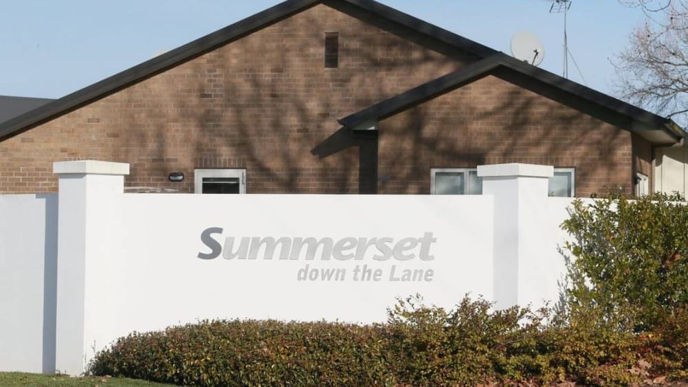 NZ: Summerset posts security guards at gates to restrict access to villages during coronavirus pandemic – while Ryman introduces thermometer checks ​ post image