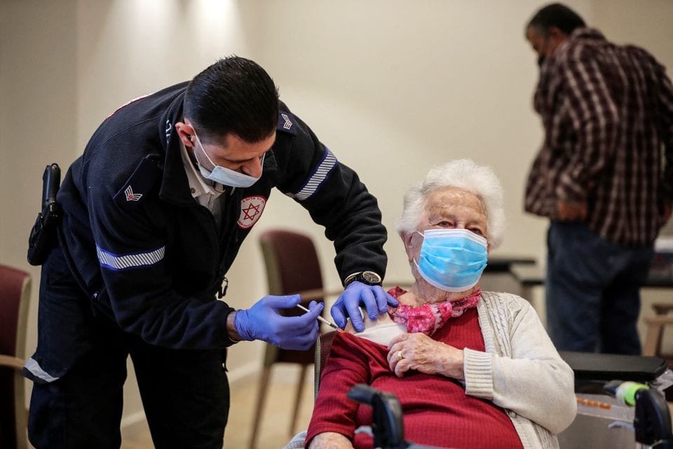 Possibility of aged care residents having flu jab and fourth COVID-19 vaccine at same time post image
